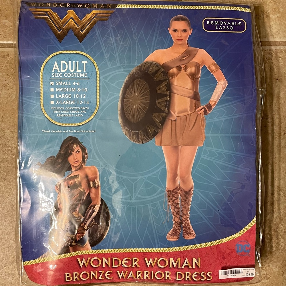 Tried on never worn Wonder Woman Bronze Warrior Costume. Size small